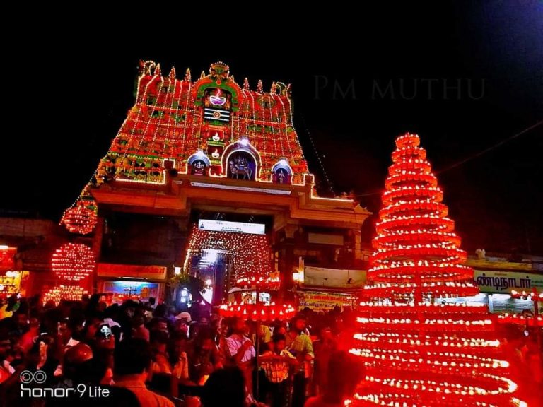 புகழ் பெற்ற நெல்லையப்பர் கோயிலில் லட்சத்தீப திருவிழா..