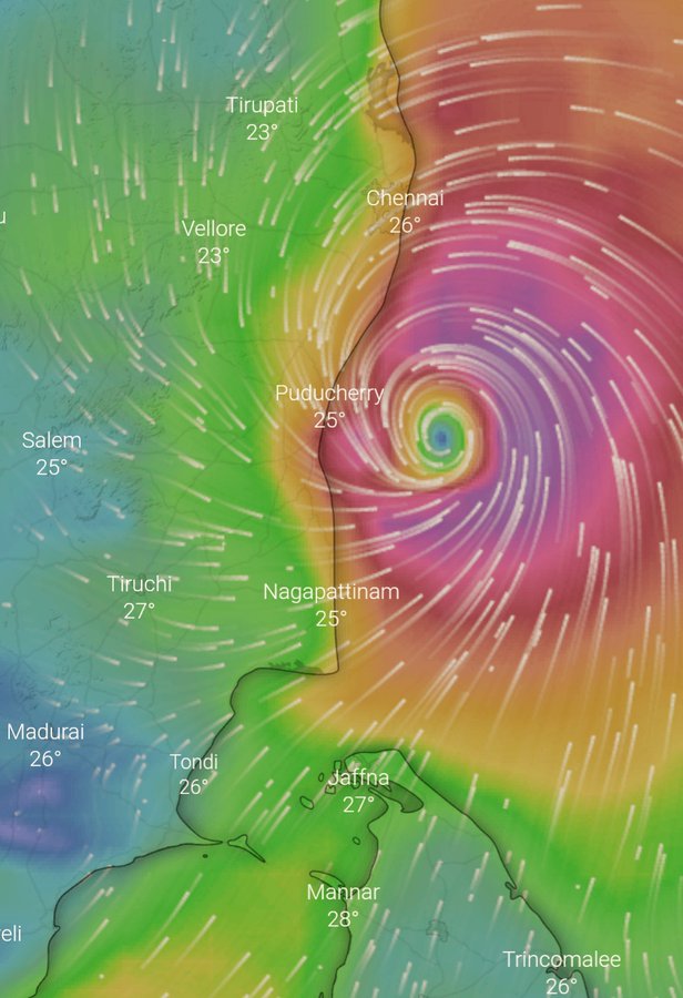 கரையை கடந்தது நிவர் புயல் : வட மாவட்டங்களில் கொட்டித்தீர்த்த கனமழை..