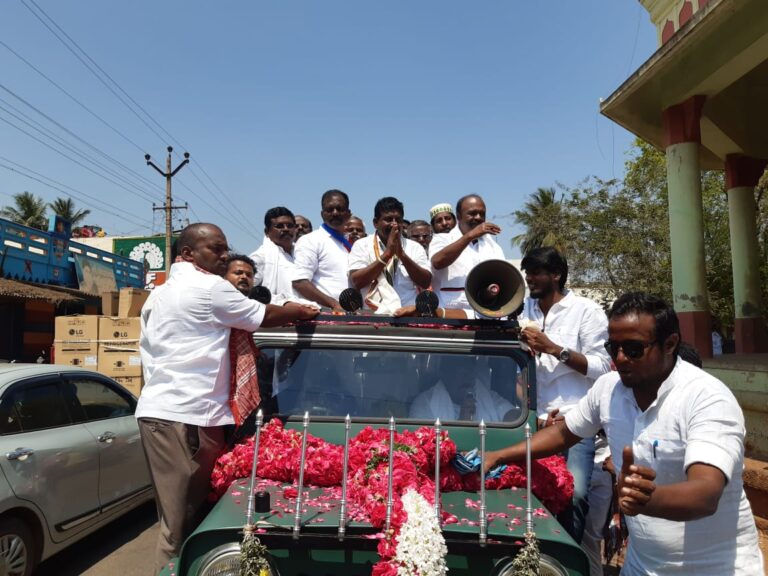 காரைக்குடியில் காங்., வேட்பாளர் மாங்குடி தீவிர பரப்புரை..