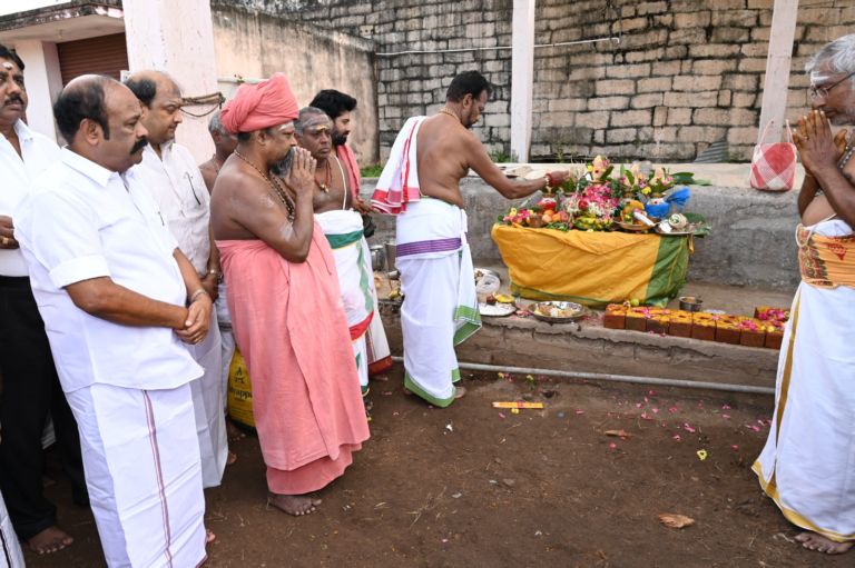 திருப்பத்துார் திருத்தளிநாதர் கோயில் யானை சிவகாமிக்கு மணிமண்டபம் : அடிக்கல் நாட்டுவிழா..